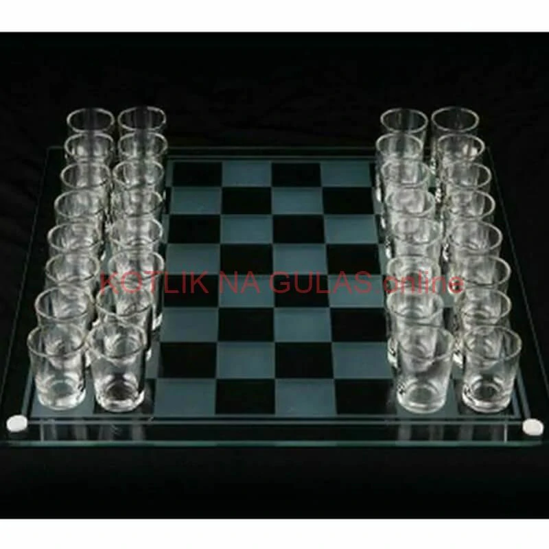 Šachová hra so štamperlíkmi