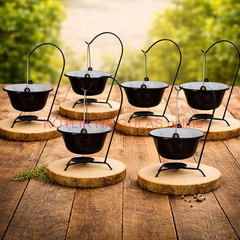 Súprava 6 drevených podnosov z prírodného plátku dreva s kôrou Ø 20–24 cm